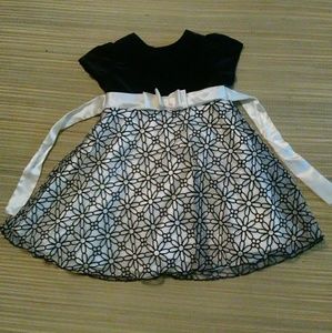 💕🌸Baby girl beautiful party dress🌸💕